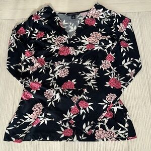 Banana Republic Black Floral V-Neck Long Sleeve Tie in Back Women's Size Medium‎